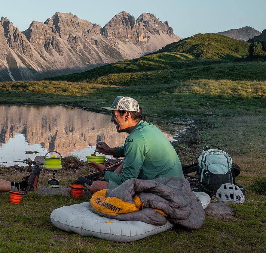 S.Sea To Summit Spark Ultralight Down Sleeping Bag Lifestyle2