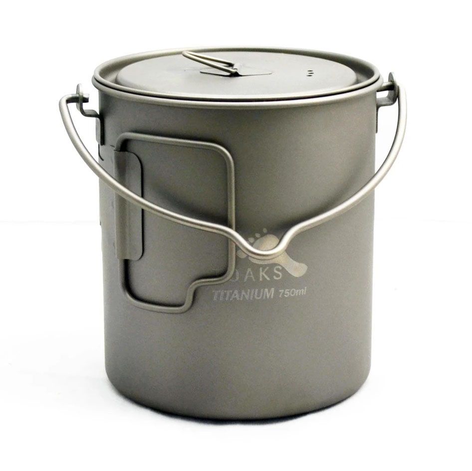 TOAKS Ultralehký titanový hrnec 750 ml Bail Handle s pokličkou a závěsným madlem