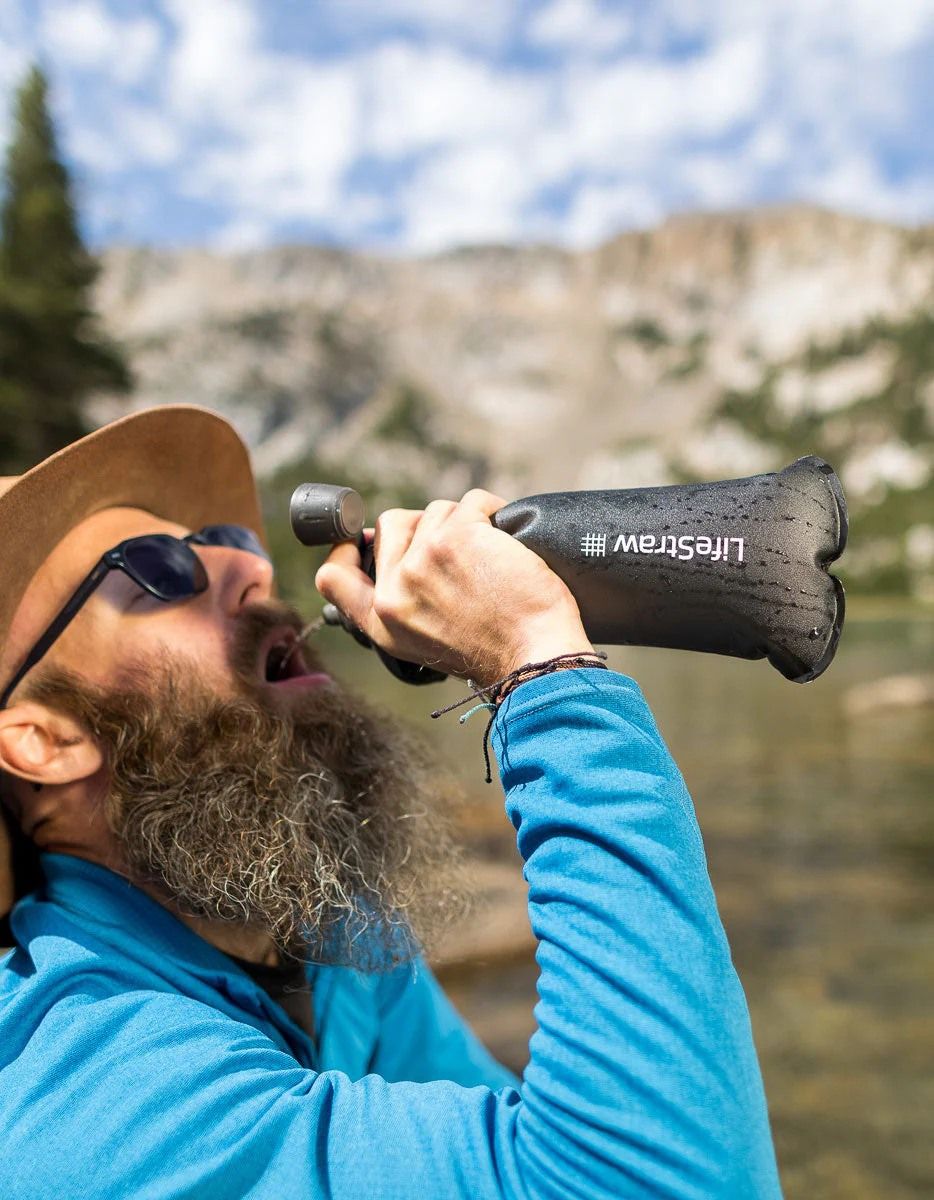 LifeStraw Peak Series Collapsible Squeeze Bottle 1L lifestyle