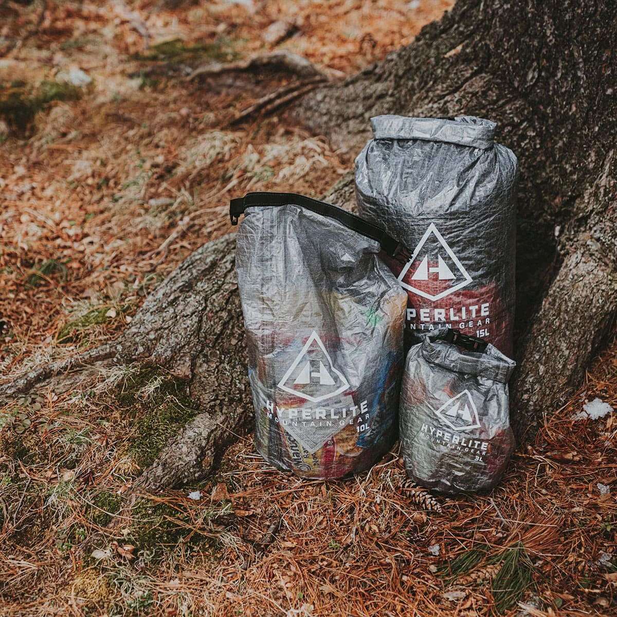 Hyperlite Mountain Gear Roll-Top Stuff Sack 10 L lifestyle
