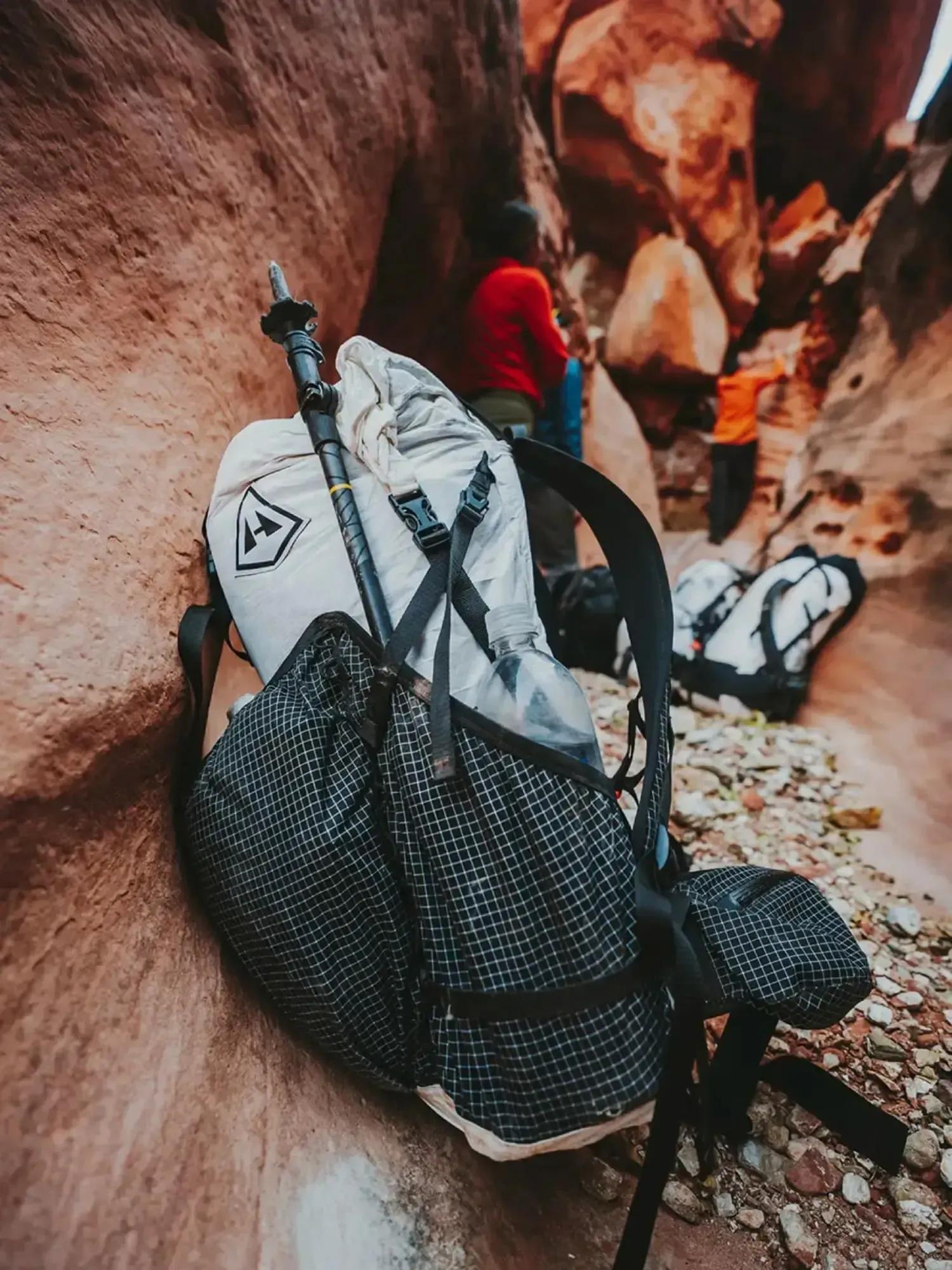 dyneema-woven-composite-fabric-hyperlite-mountain-gear-13.webp